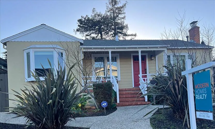 1364 5th Ave photo 1