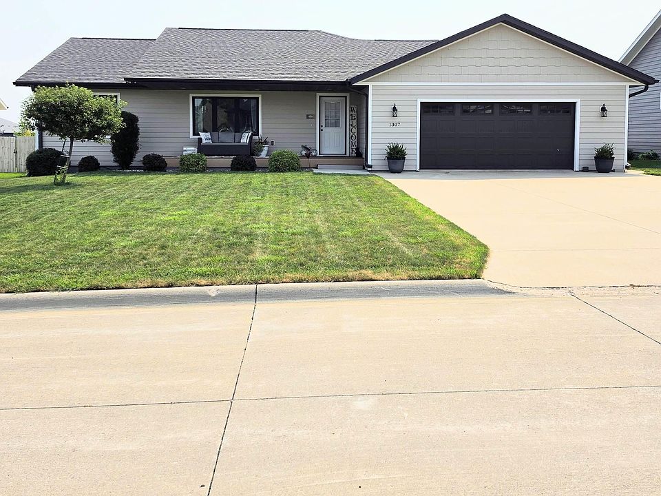 1st image of 1307 Providence Pl SE