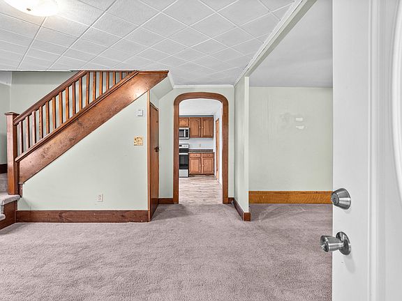 2nd image of 58 John St