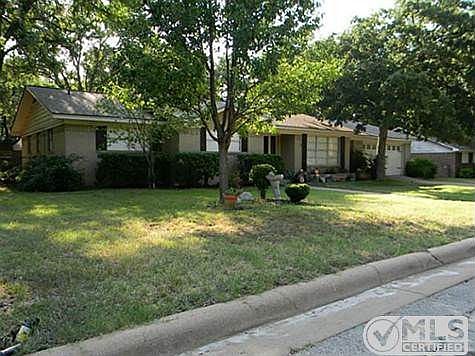 2nd image of 505 Mesquite St