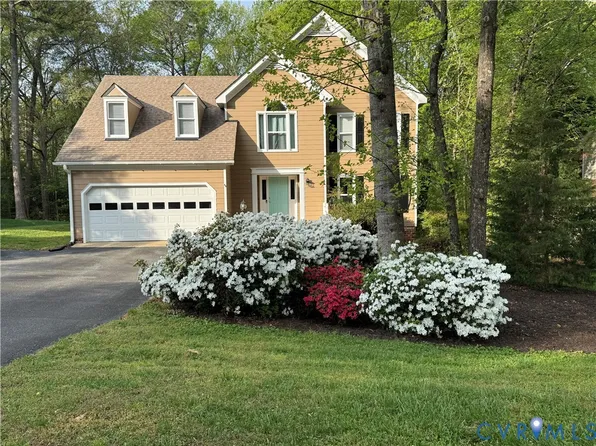 14408 Huntgate Woods Rd, Midlothian, VA 23112