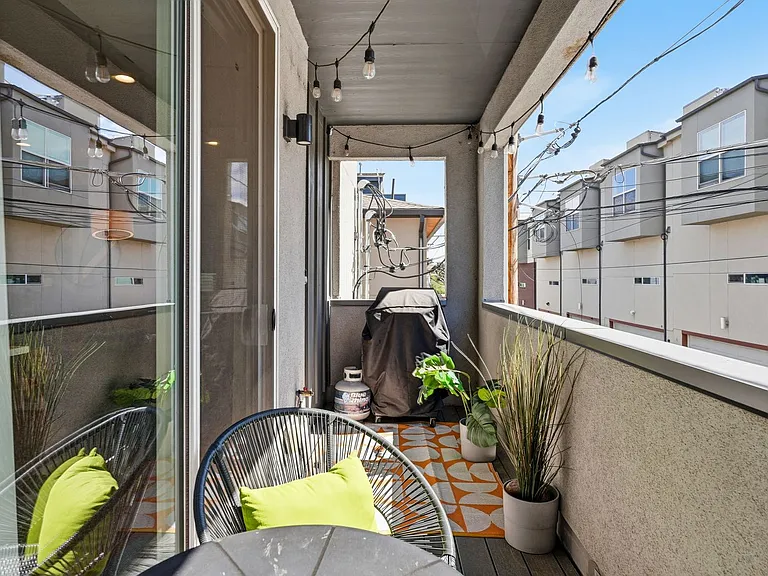 1731 Irving St #105 — Photo 31