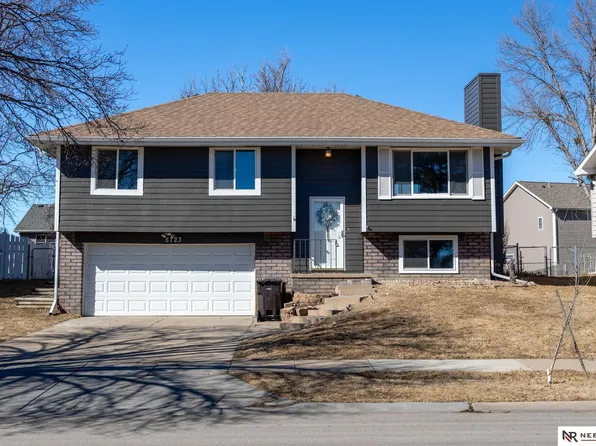 5723 NW 10th St, Lincoln, NE 68521