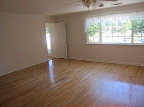 5th image of 22453 Frisbie Ln