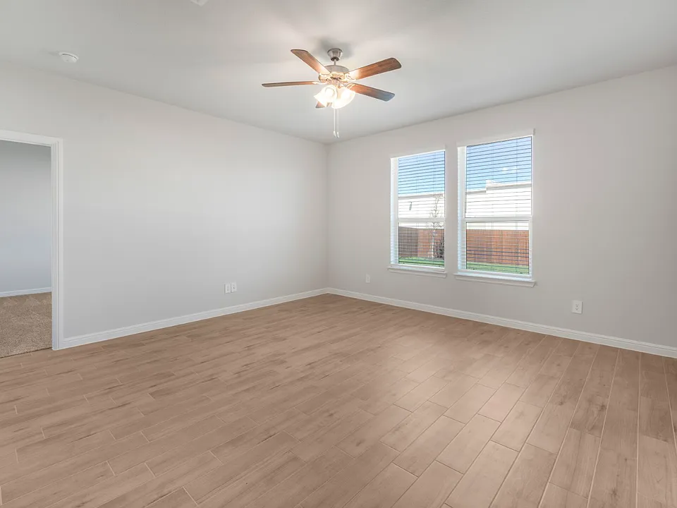 1804 Bluebonnet Ln
