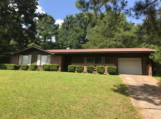 1321 Meadowlake Dr, Ozark, AL 36360