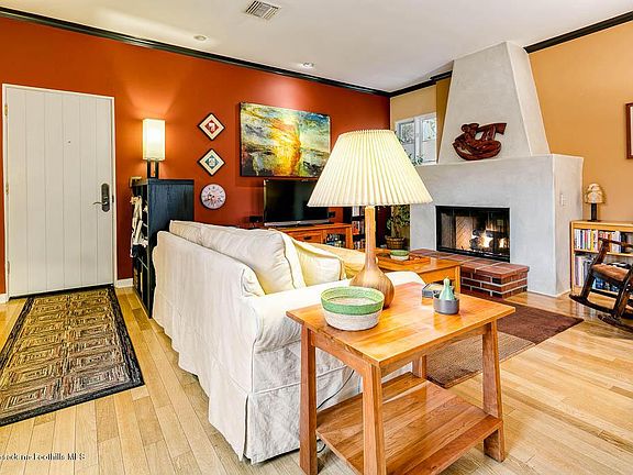 5th image of 700 E Union St Unit 113