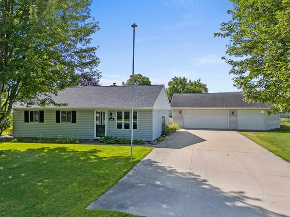 1289 Glenview Dr, Neenah, WI 54956