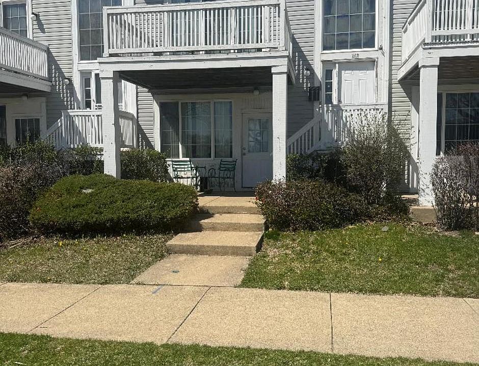 1st image of 368 Main St