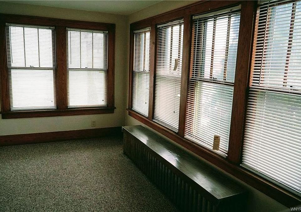 1st image of 318 Holly St