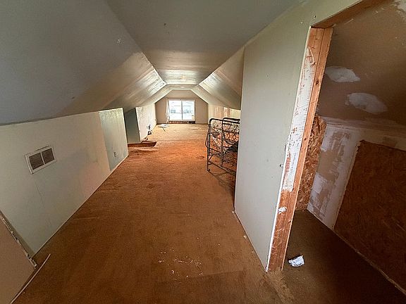 4th image of 3718 Wentworth Dr