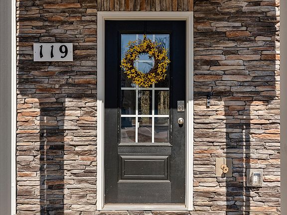 3rd image of 119 Cecil Rd