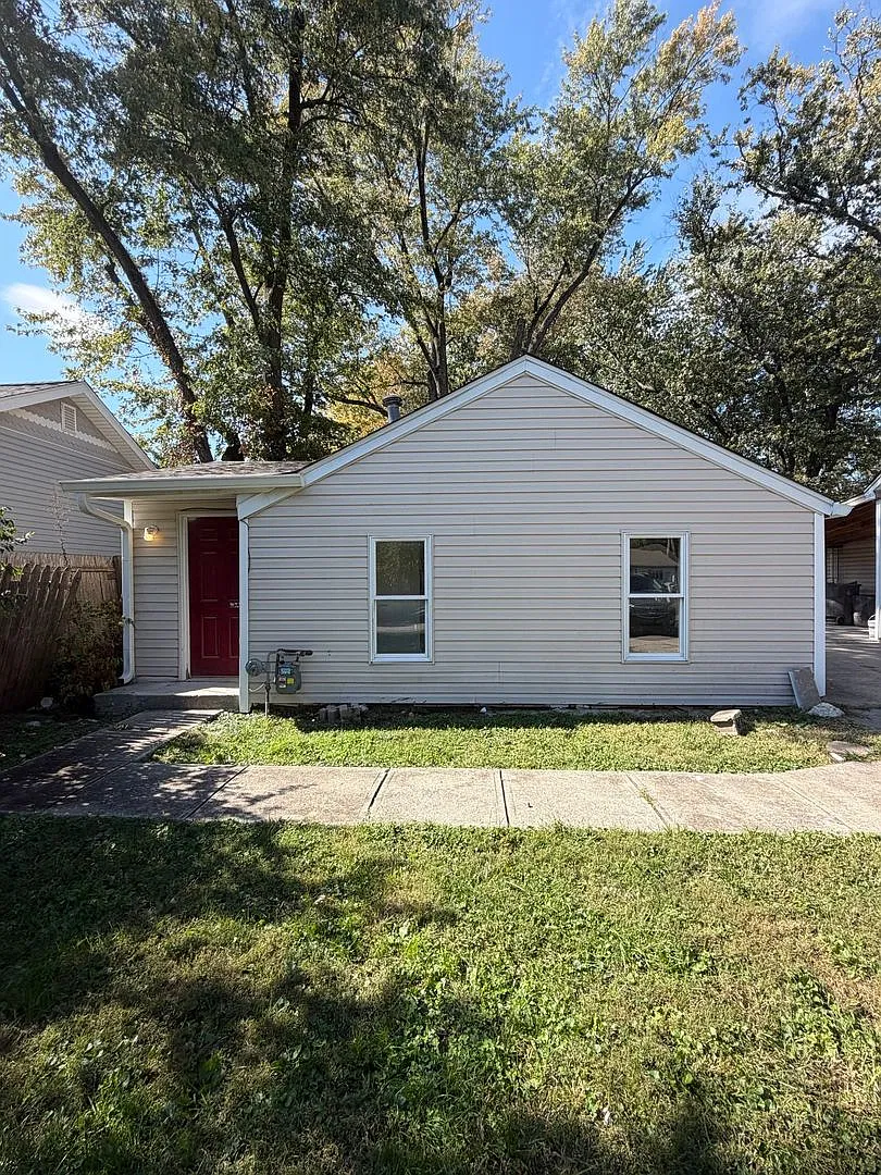 One Bedroom Guest Cottage — Photo 1