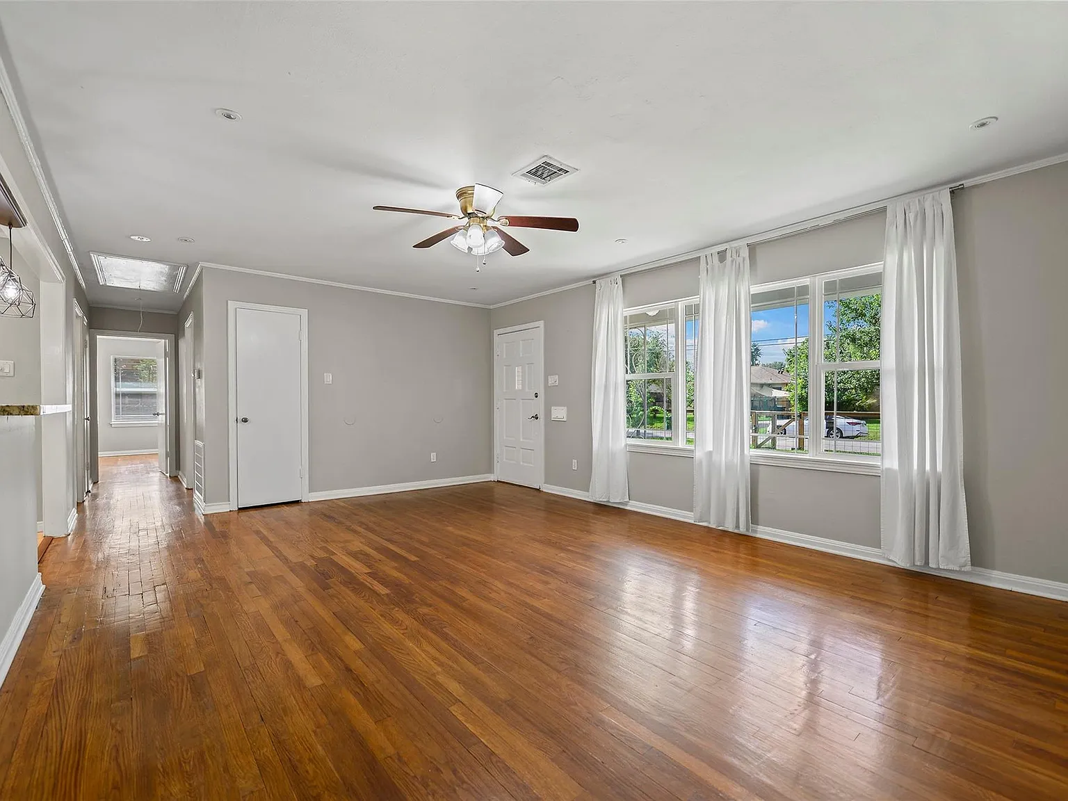 2 bed, 1.0 bath, 1170 sqft, $1,995 — Photo 4
