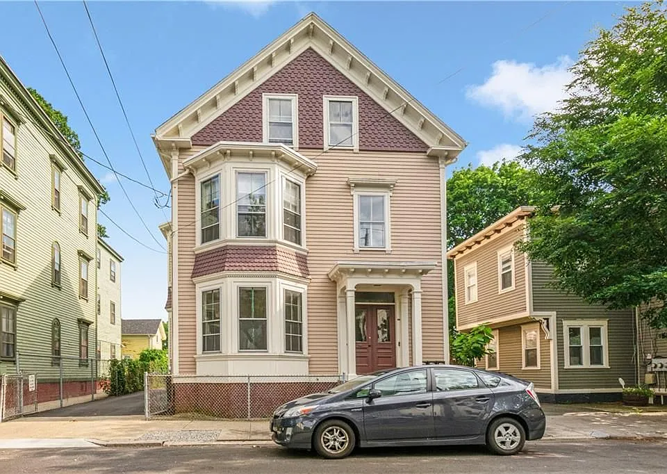 26 Hudson St #3