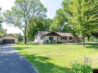 125 Bittersweet Ln, Mankato, MN 56001