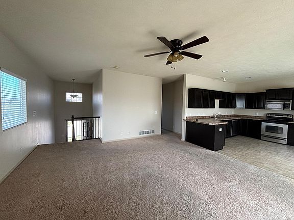 3rd image of 16411 Camden Ave