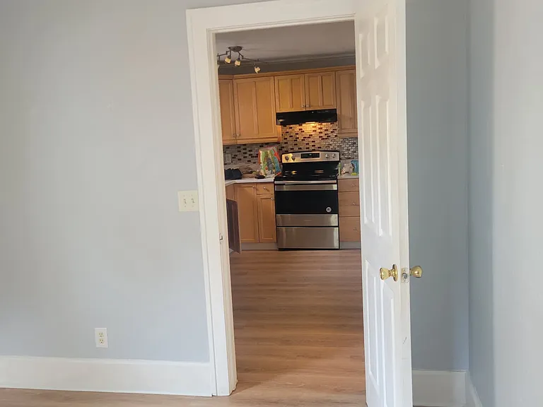 1420 Highland St N — Photo 17