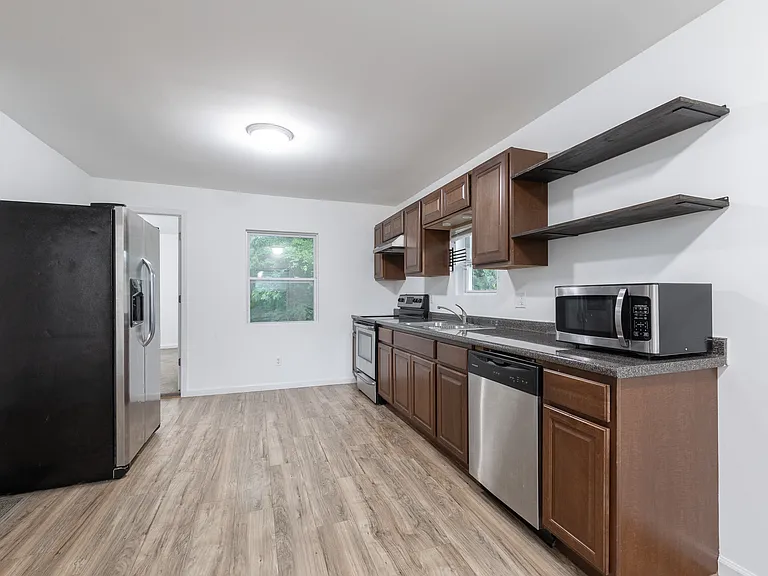 204 Walnut St — Photo 29