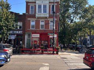 2057 W Roscoe St #1R, Chicago, IL 60618