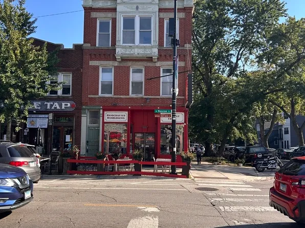 2057 W Roscoe St #1R, Chicago, IL 60618
