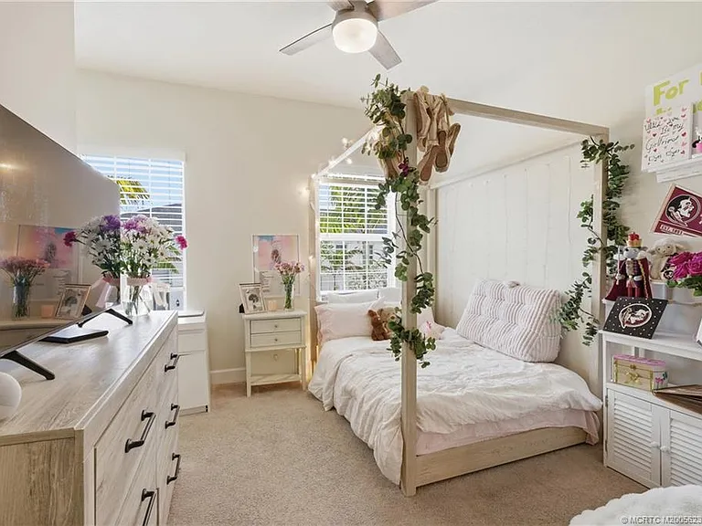 1871 SE Tarni Way — Photo 12