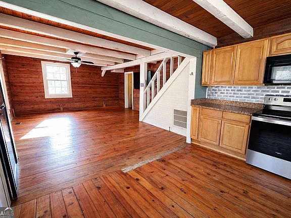 5th image of 834 Hancock Rd