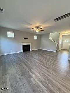 3 bed, 2.5 bath, 1812 sqft, $1,995 — Photo 3