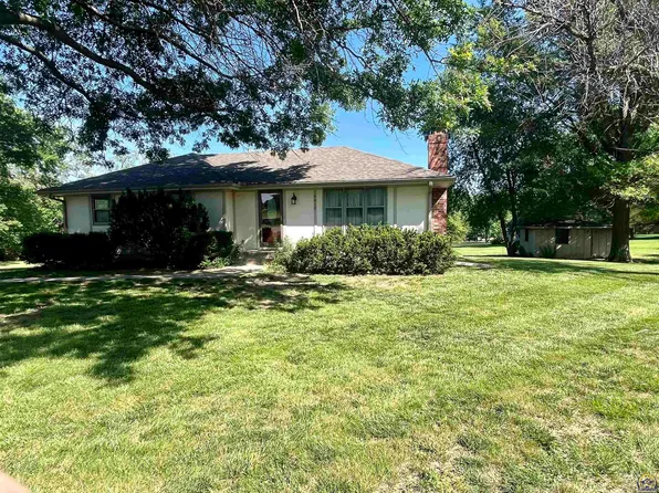 5810 NE Olympia St, Topeka, KS 66617