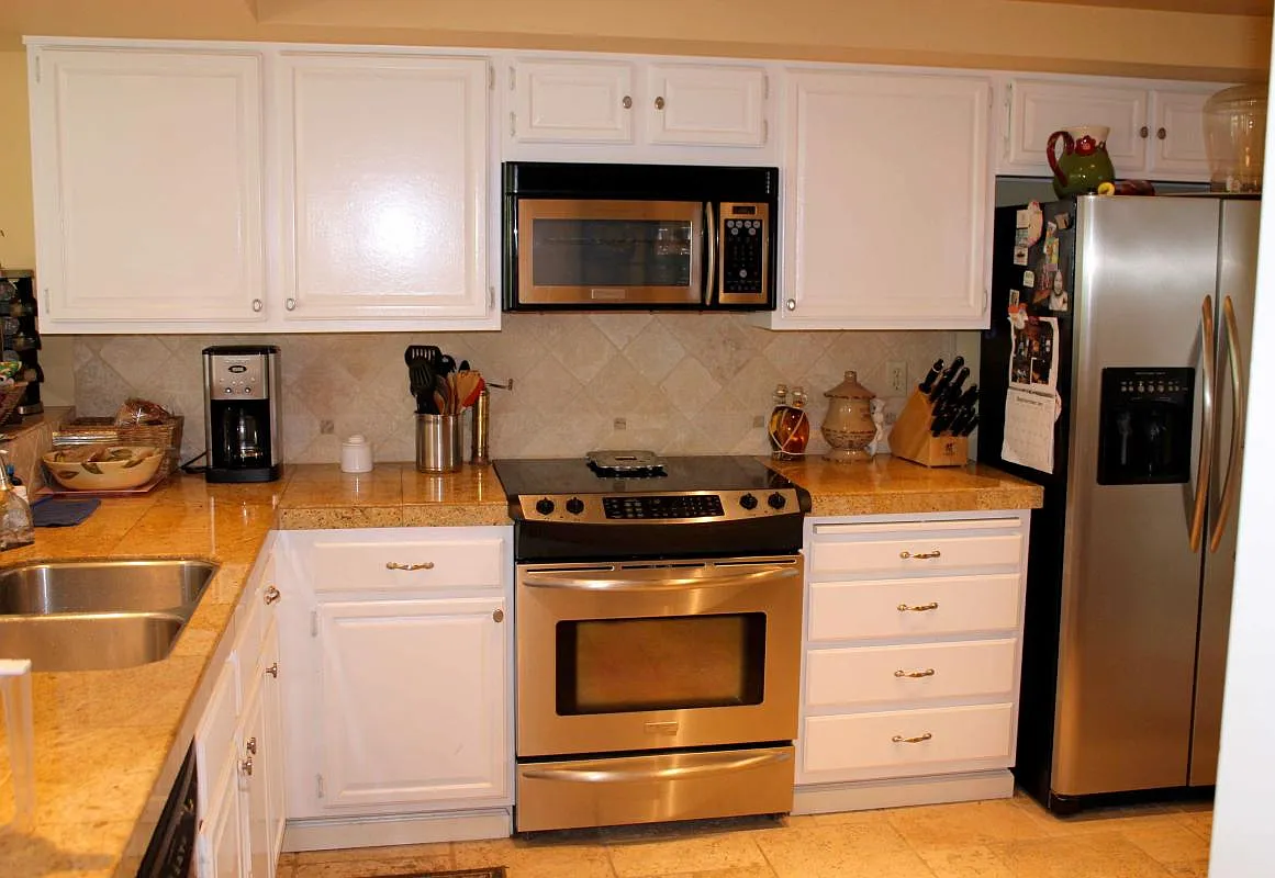 3 bed, 2.5 bath, 1737 sqft, $6,800 — Photo 3