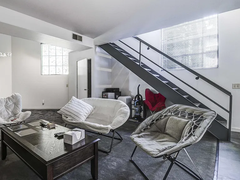 Wiedenbeck Warehouse Apartments — Photo 6