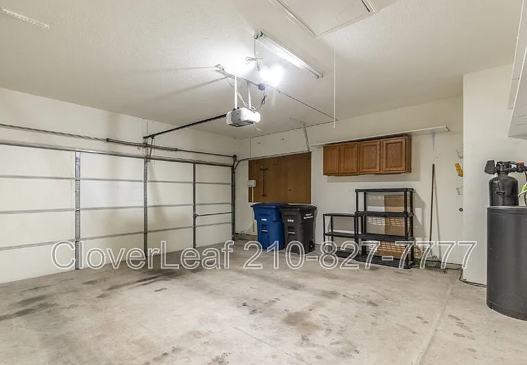 22714 Sabine Smt — Photo 33