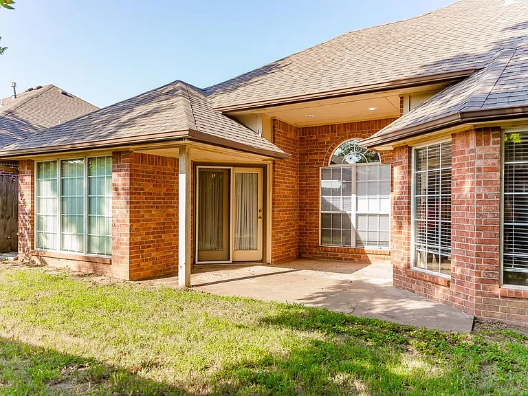 211 Oakdale Dr — Photo 10