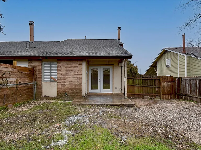 6803 Woodhue Dr #A — Photo 15