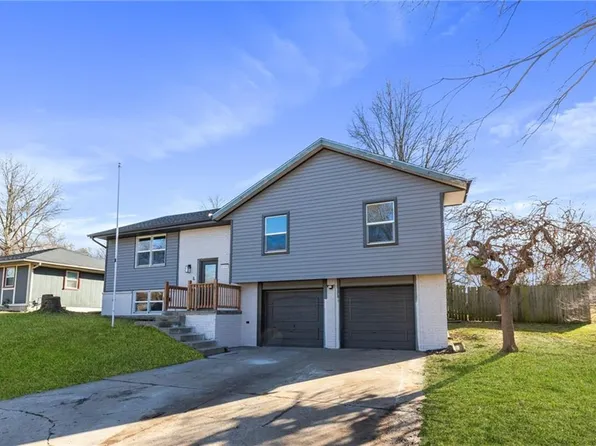 1105 Halsey Ter, Harrisonville, MO 64701