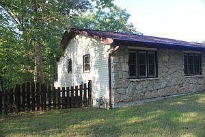 4th image of 2509 Bluff Blvd