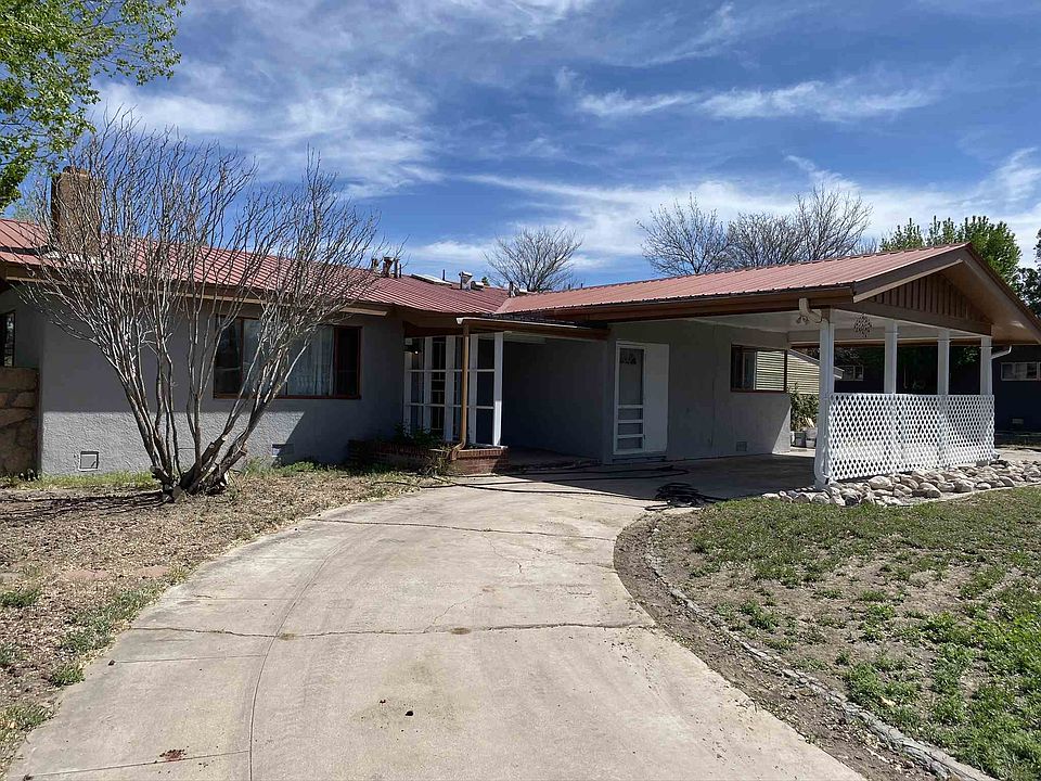 1st image of 615 Valley Dr