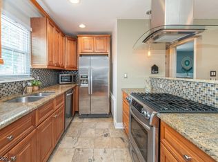 1 Wedgewood Dr APT 107, Verona, NJ 07044