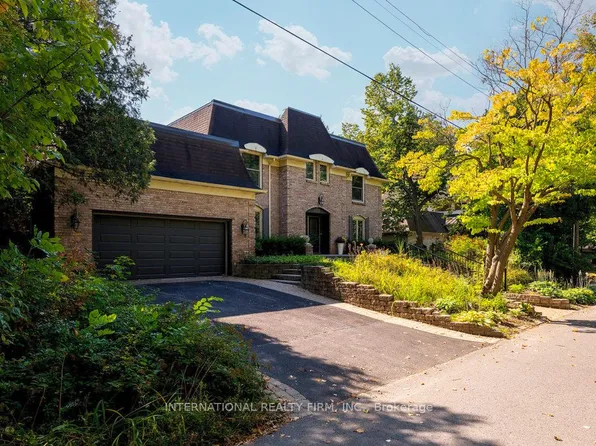 122 Willingdon Rd, Ottawa, ON K1M 2G1