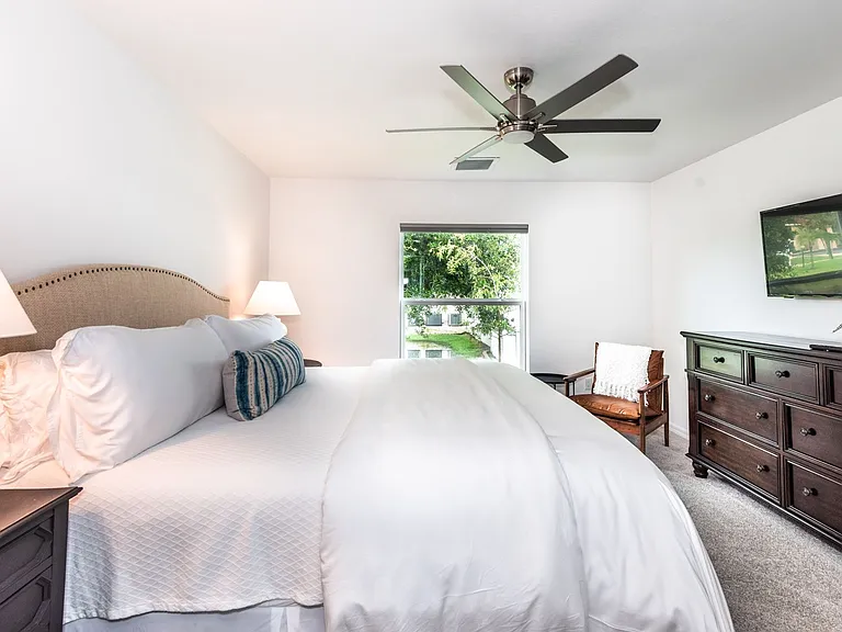 215 Lewis Cir #111 — Photo 17