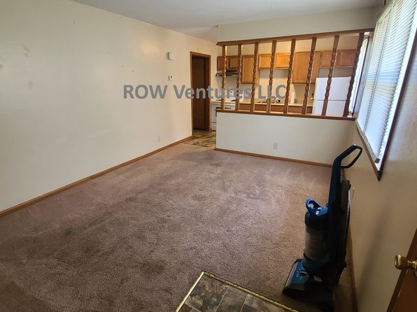 205 S Chestnut St #205, Nevada, MO 64772