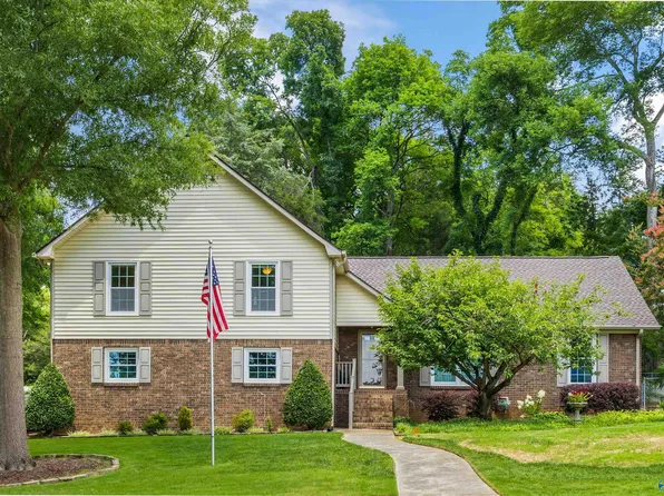 1301 Hiwan Trl SE, Huntsville, AL 35802