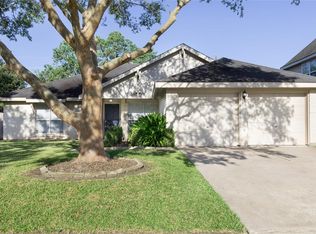 2914 Lotus Ln, Pearland, TX 77584