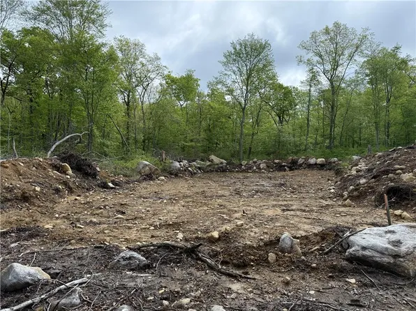 16 Fanning Pl, Hopkinton, RI 02833