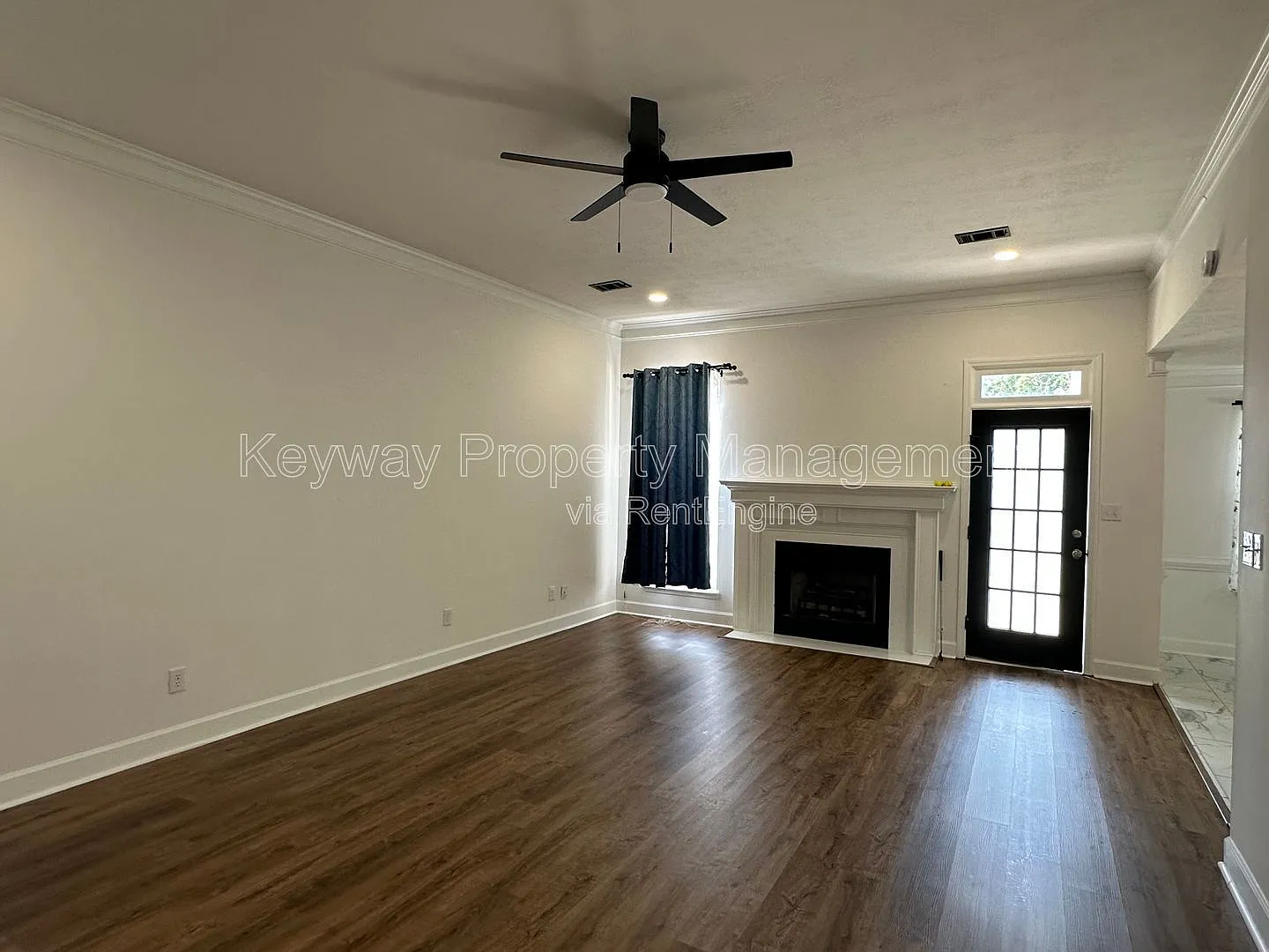 4 bed, 2.5 bath, 2116 sqft, $2,285 — Photo 3