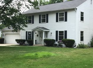 1470 Golden Bell Ct, Downers Grove, IL 60515