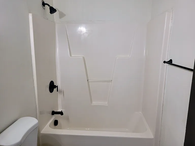 828 Campbell St — Photo 31