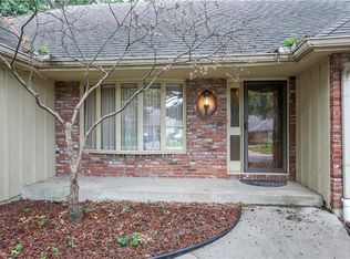 1010 SE 4th Ter, Lees Summit, MO 64063