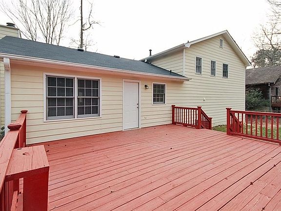 3rd image of 3395 Revere Cir