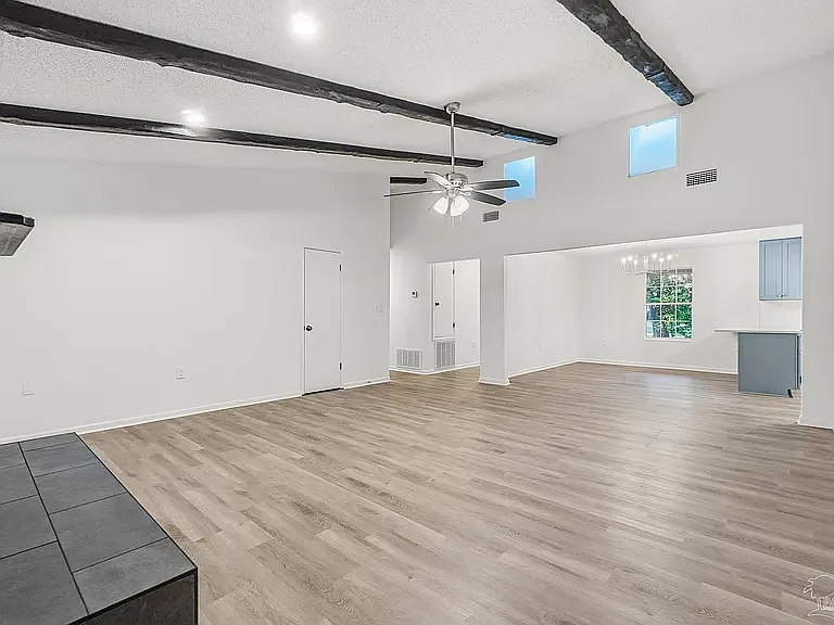 910 Whisperwood Ln S — Photo 13
